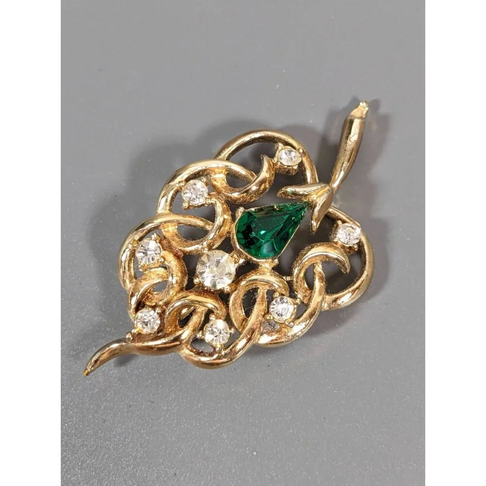 Vintage Green Teardrop Rhinestone Open‎ Work Leaf Gold Tone Brooch Pin